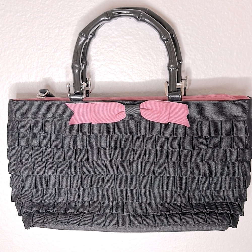 Pretty Black & Pink Bamboo Handle Zip Closure Tote Bag